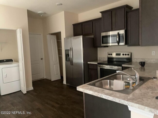 Primary Photo - 7947 Echo Springs Rd