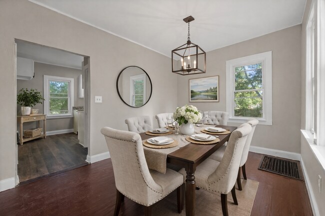 Building Photo - 883 Palmetto Ave