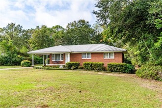 Building Photo - 304 Dogwood Dr