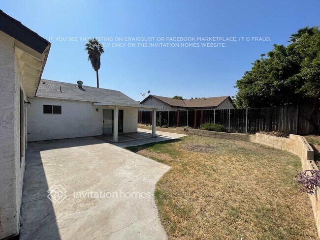 Building Photo - 11060 Davis St