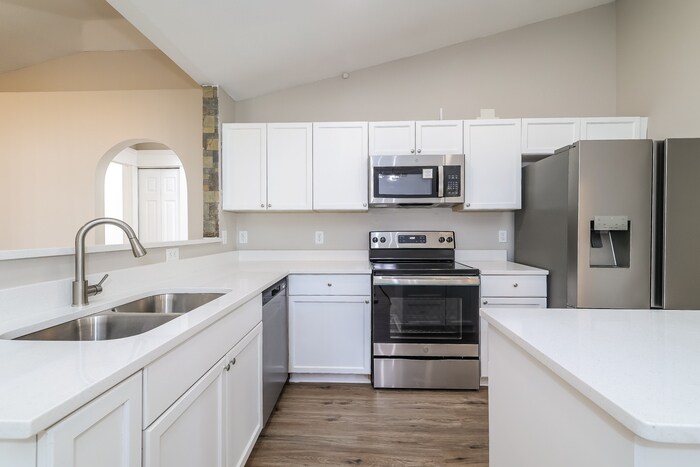 Building Photo - 814 Mountbatten Ln