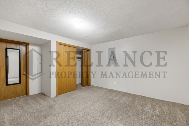 Building Photo - 3826 N Cranberry St