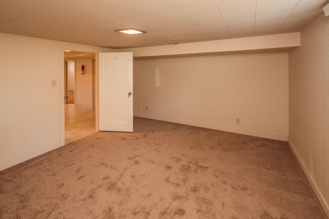 Building Photo - Spacious 7 Bedroom House! Sehome Neighborhood