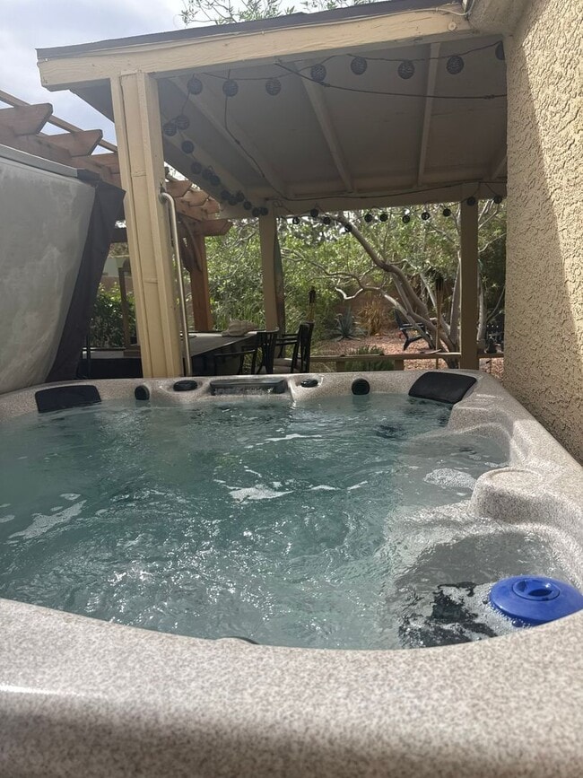 Building Photo - 163 Coventry Dr