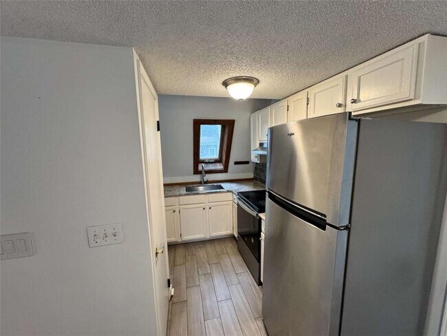 Building Photo - 2475 Hawk Creek Trail