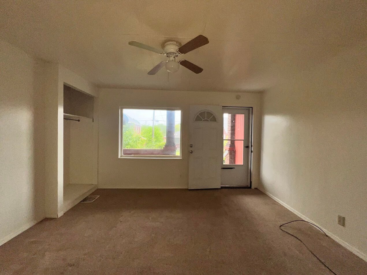 Building Photo - 709 Waddell Ave
