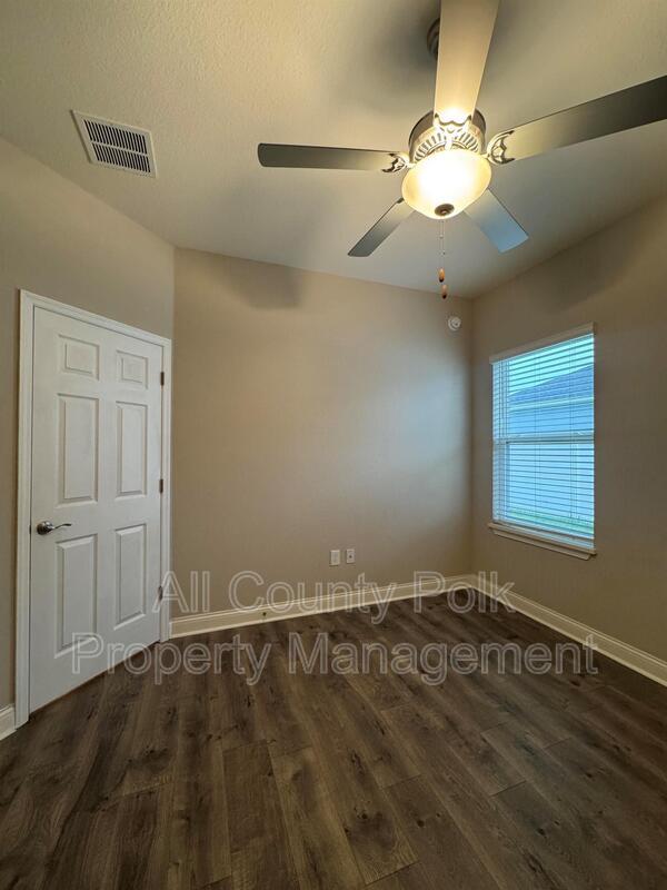 Building Photo - 272 Walkers Point Dr