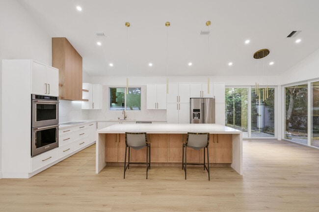 Building Photo - 5537 NW 21st Way