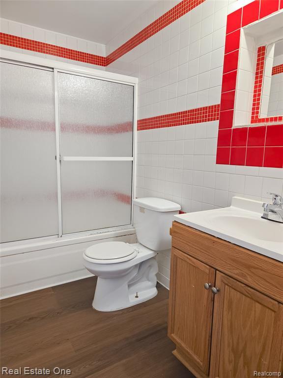 Building Photo - 15760 Oakbrook St