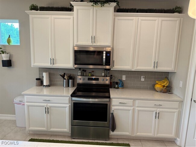 Building Photo - 16542 Crescent Beach Way