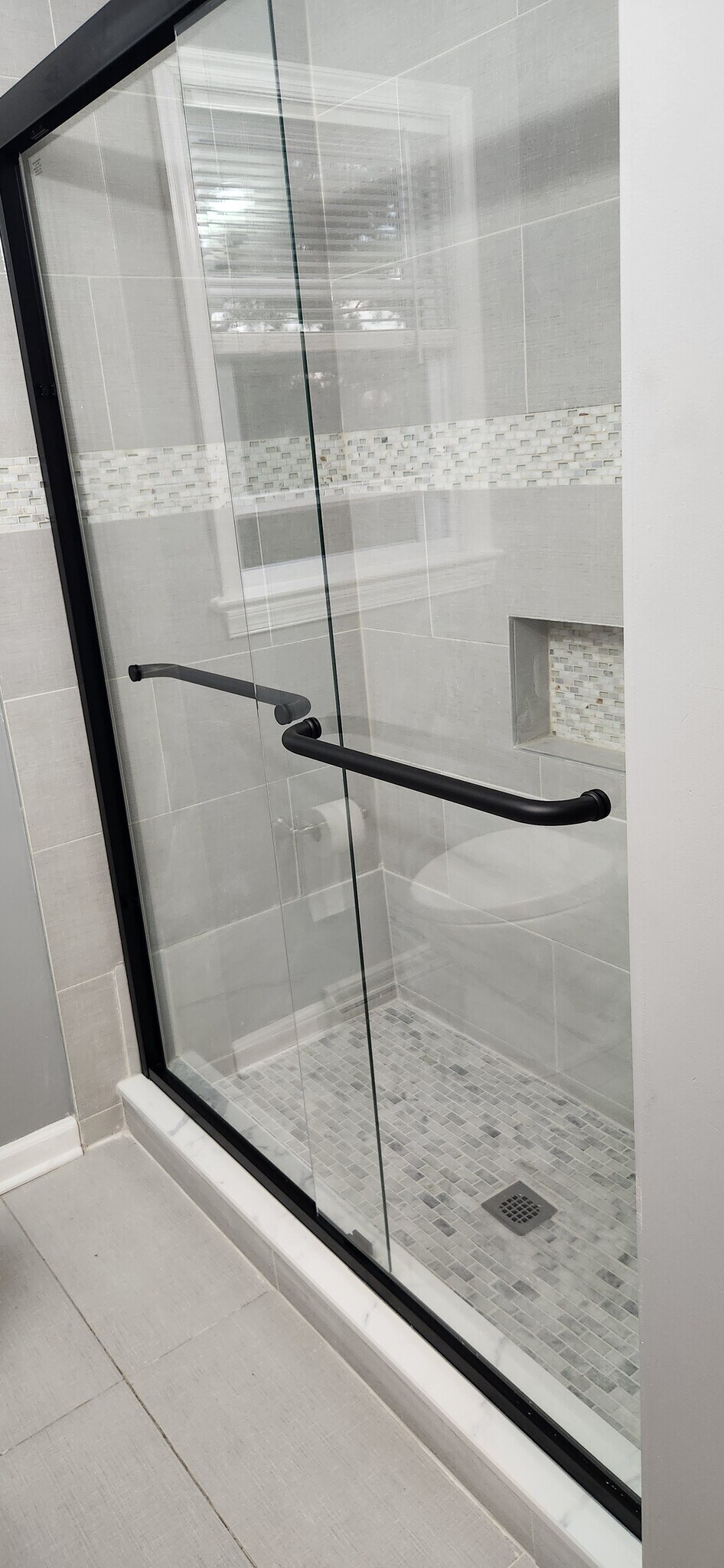 Building Photo - 948 White Oak Dr