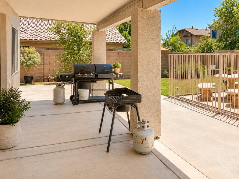 Building Photo - 5644 N Rattler Way