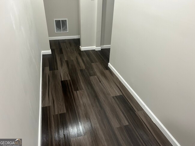 Building Photo - 5035 Highland Hills Pkwy