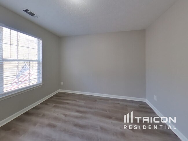 Building Photo - 65 Applewood Cir
