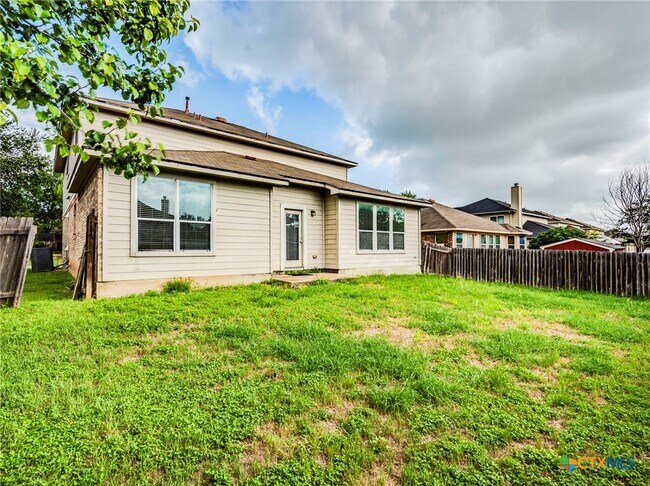 Building Photo - 209 Buckingham Dr