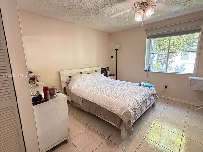 Building Photo - 4764 NW 114th Ave