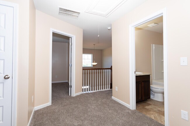 Building Photo - 4632 Southwind Rd