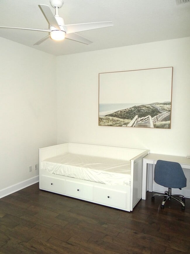 Building Photo - 3 bedroom/3bath Townhome in Dunedin