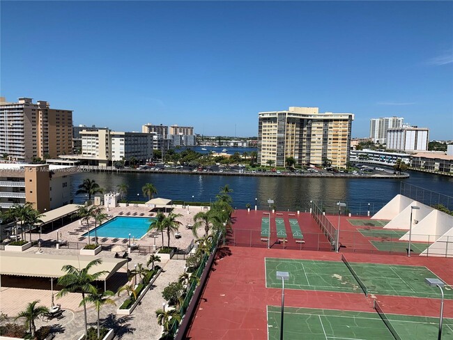 Building Photo - 1865 S Ocean Dr
