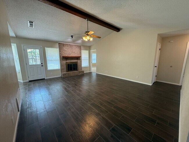 Building Photo - 4-Bedroom House for Rent in Killeen