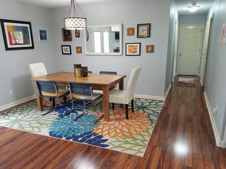 Dining Area - 2016 Lakemeadow Dr