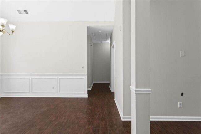 Building Photo - 965 Dogwood Park Dr
