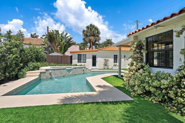 Building Photo - 3211 Washington Rd