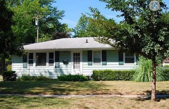 Building Photo - 2401 Brockman St