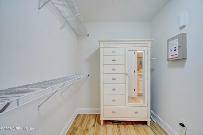Building Photo - 26 Utina Wy
