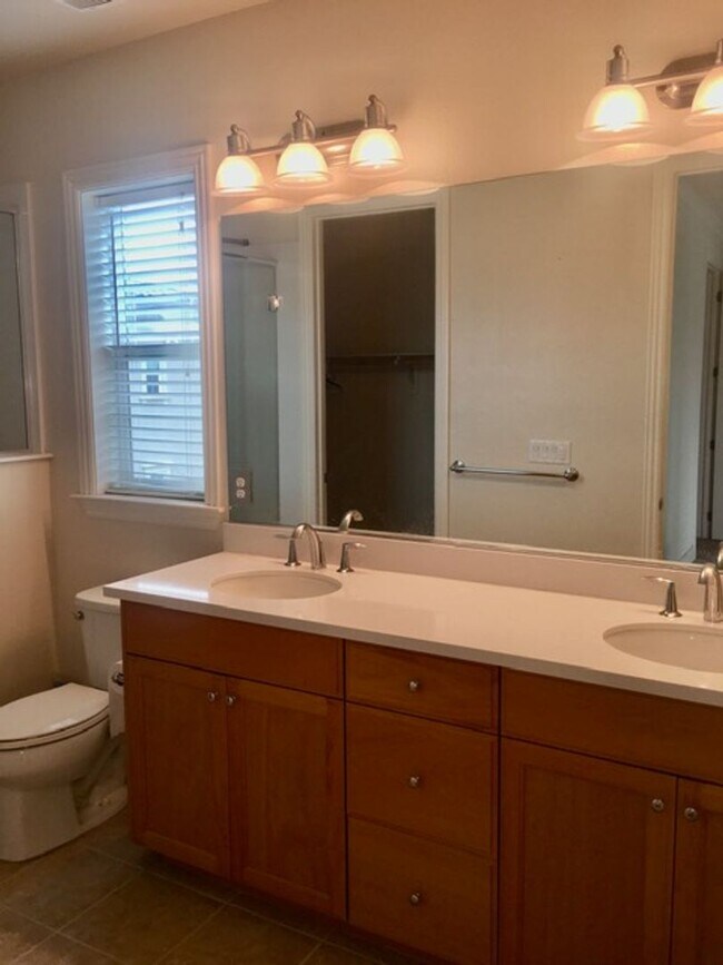 Building Photo - Terrific 4 bed 3.5 Home in Wonderful San Ramon! Great Schools, Shopping, Restaurants!