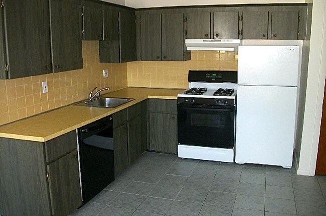 Primary Photo - 362 Centre St