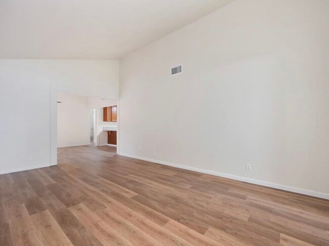 Building Photo - 6340 Sorrell Ct