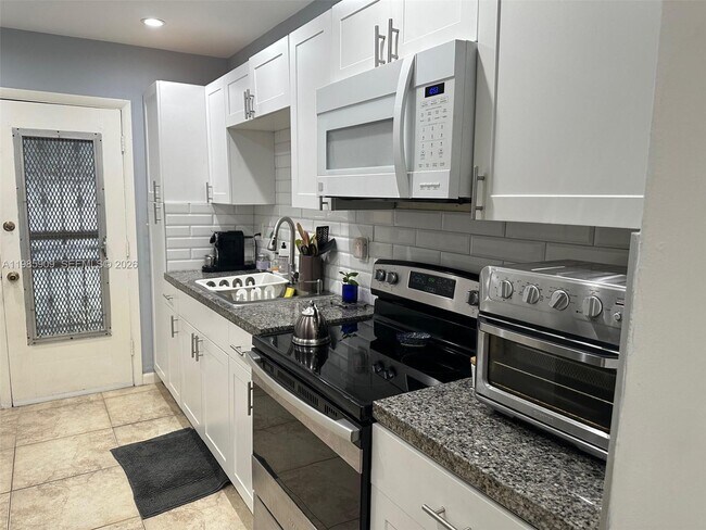 Building Photo - 11685 Canal Dr