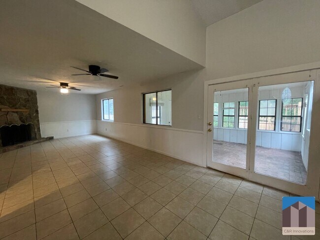 Building Photo - 1086 Riva Ridge Dr