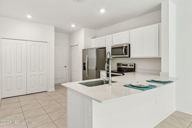 Building Photo - 64 Playa De Luna Ln
