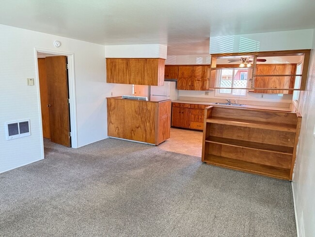 Building Photo - 1-bdroom, 1-bathroom duplex near Marie Jacob's Park!