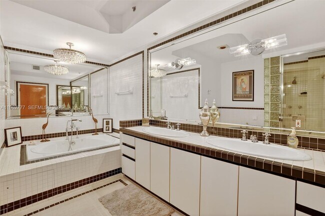 Building Photo - 1330 Ocean Dr