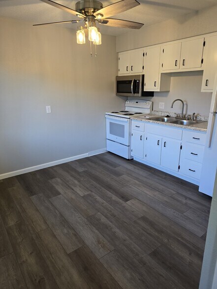 Kitchen - 5856 Acres Rd