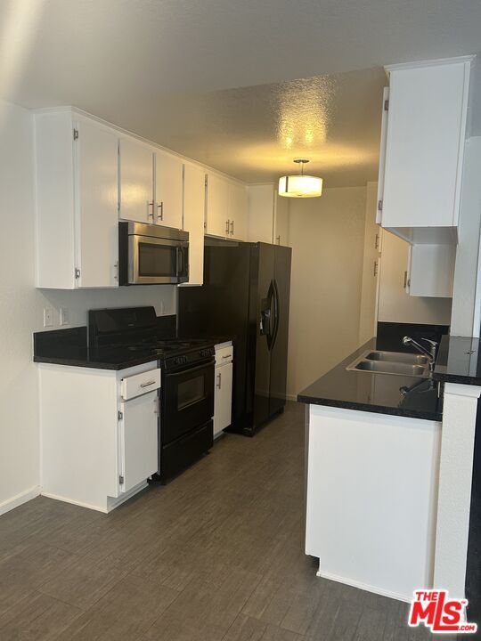 Building Photo - 4353 Coldwater Canyon Ave