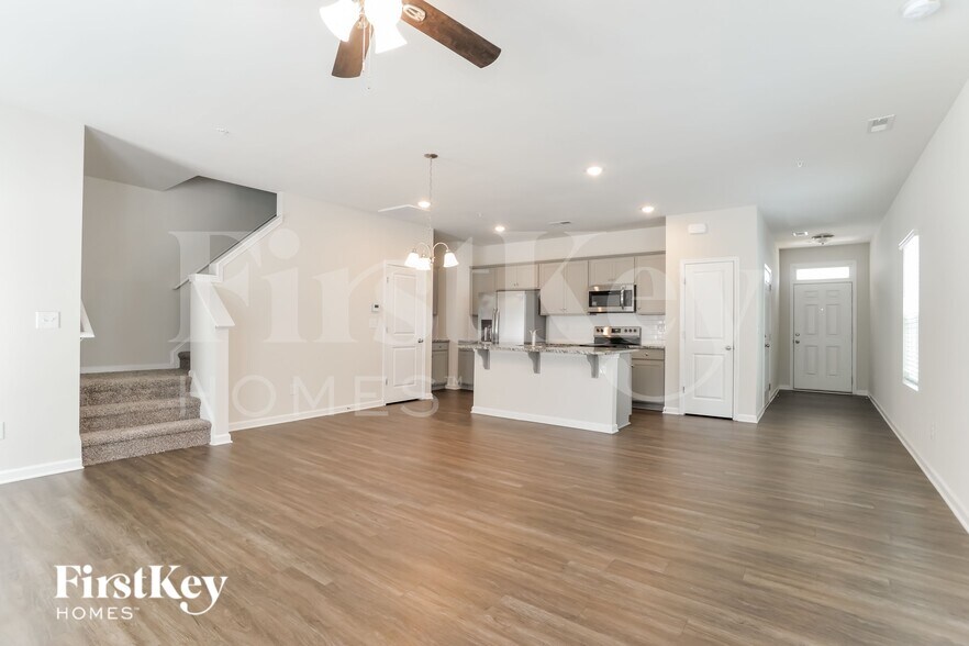 Building Photo - 2058 Cypress Village Dr NW