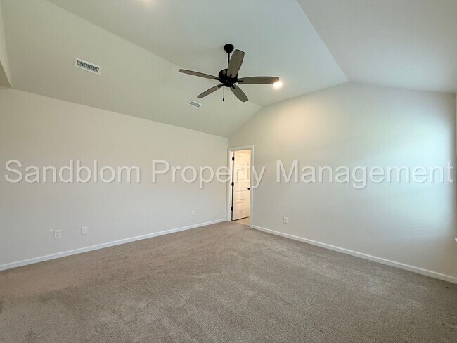 Building Photo - For Lease | East Tulsa - BA Schools | $194...