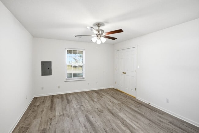 Building Photo - 1707-1709-1709 Juniper Dr