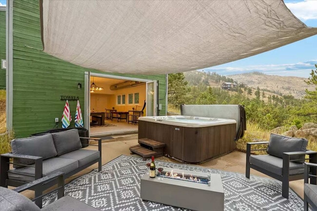 Building Photo - 6186 Sunshine Canyon Dr