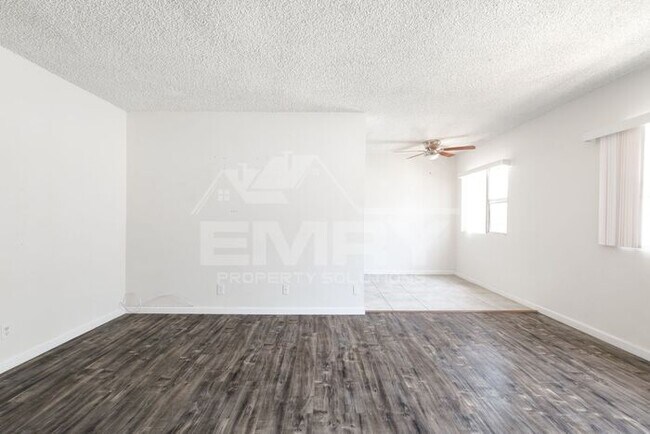 Building Photo - 2 bed 1 bath unit in Inglewood 90302 Long ...