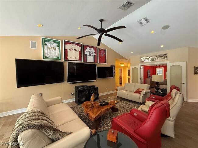 Building Photo - 2347 Coach House Ln