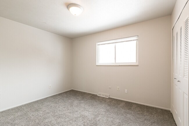 Building Photo - 6638 Cole Ct