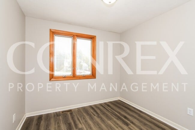 Building Photo - Bi Level home in Cul-de-sac!