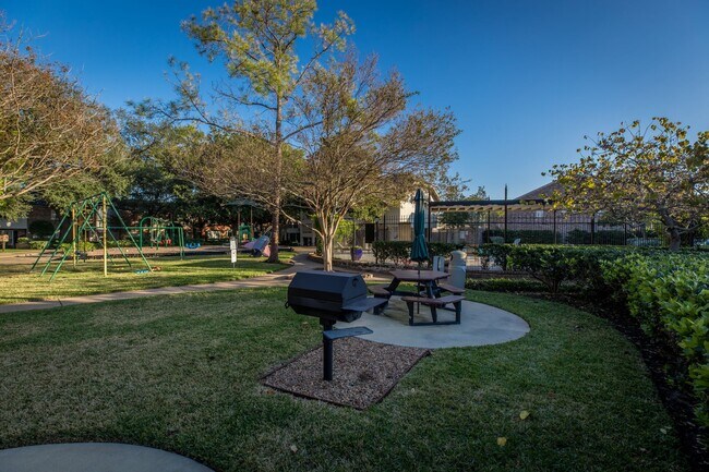 Building Photo - 6440 Olympia Dr