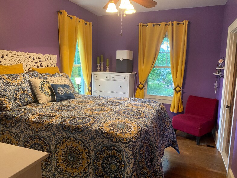 Building Photo - 2810 Rosemary Ln