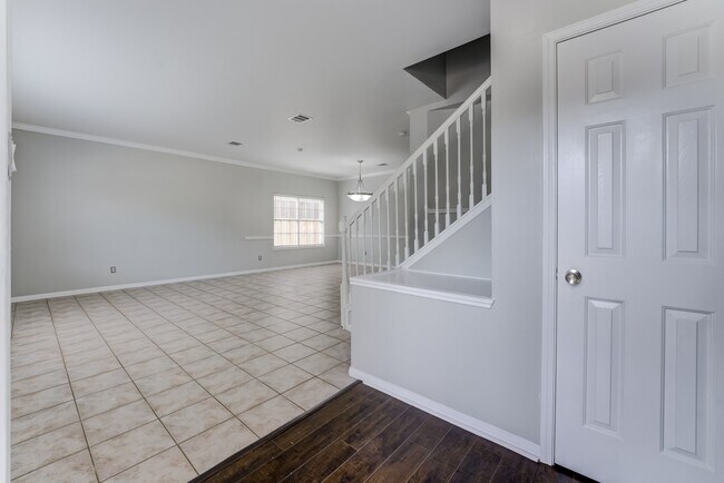 Building Photo - 12415 Silversmine Dr